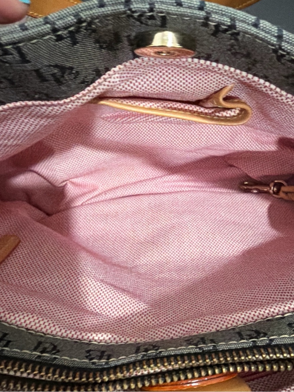 Dooney & Bourke signature monogram canvas tote bag - Picture 8 of 9